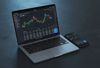 Control de actividad — seguimiento del historial de trading y del rendimiento de los fondos